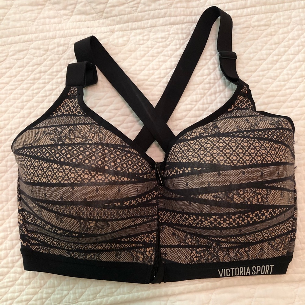 VS sport bra! Zip front, full support!